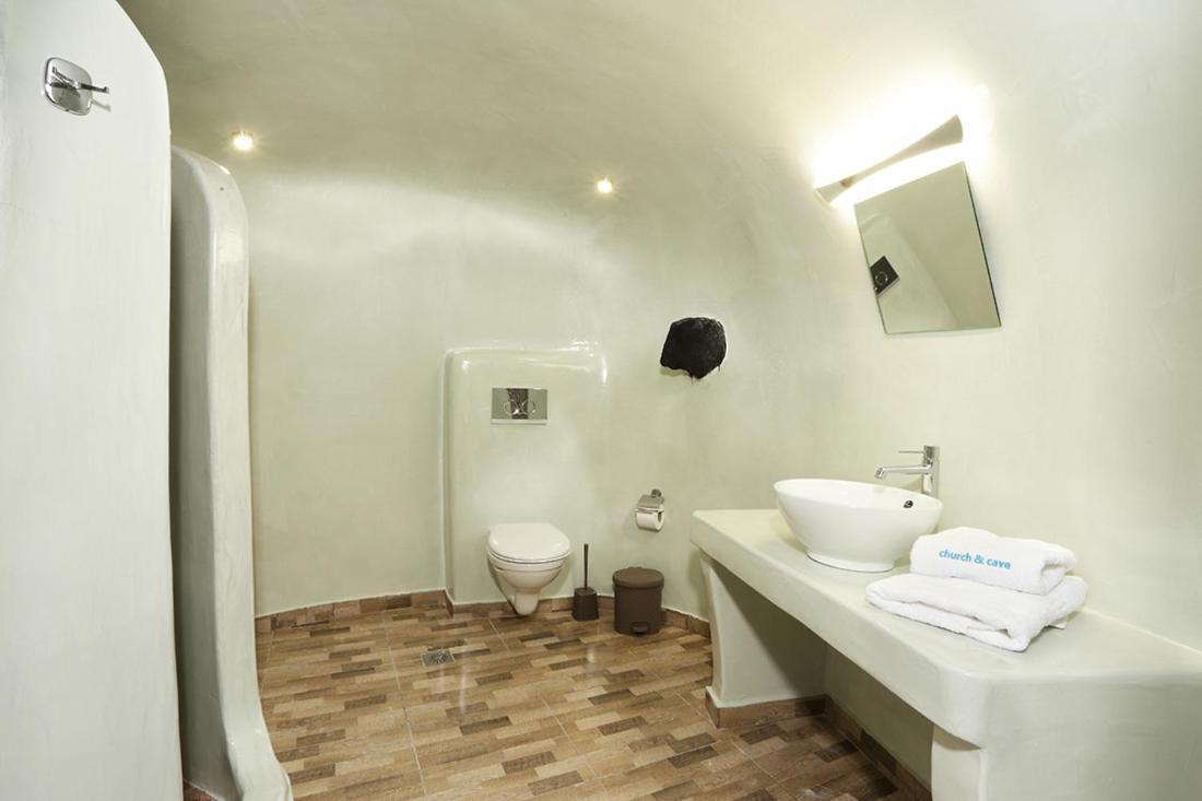 Church And Cave - Santorini Private Residences Месарія Екстер'єр фото
